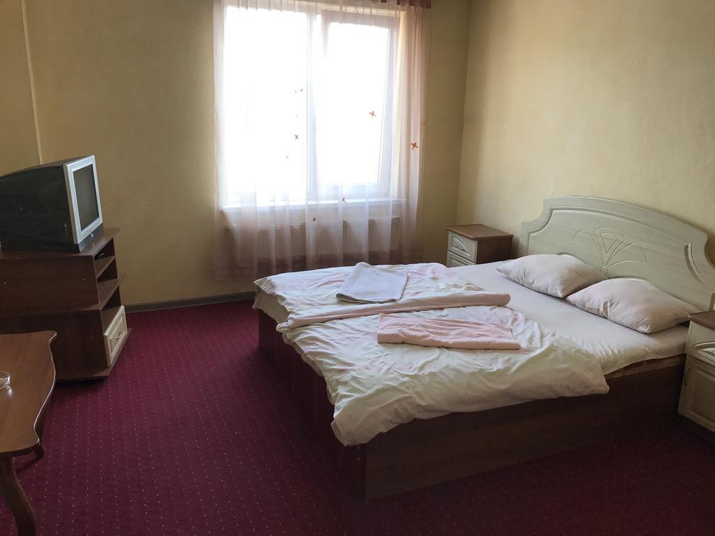 Power House Hotel Lutsk Luaran gambar